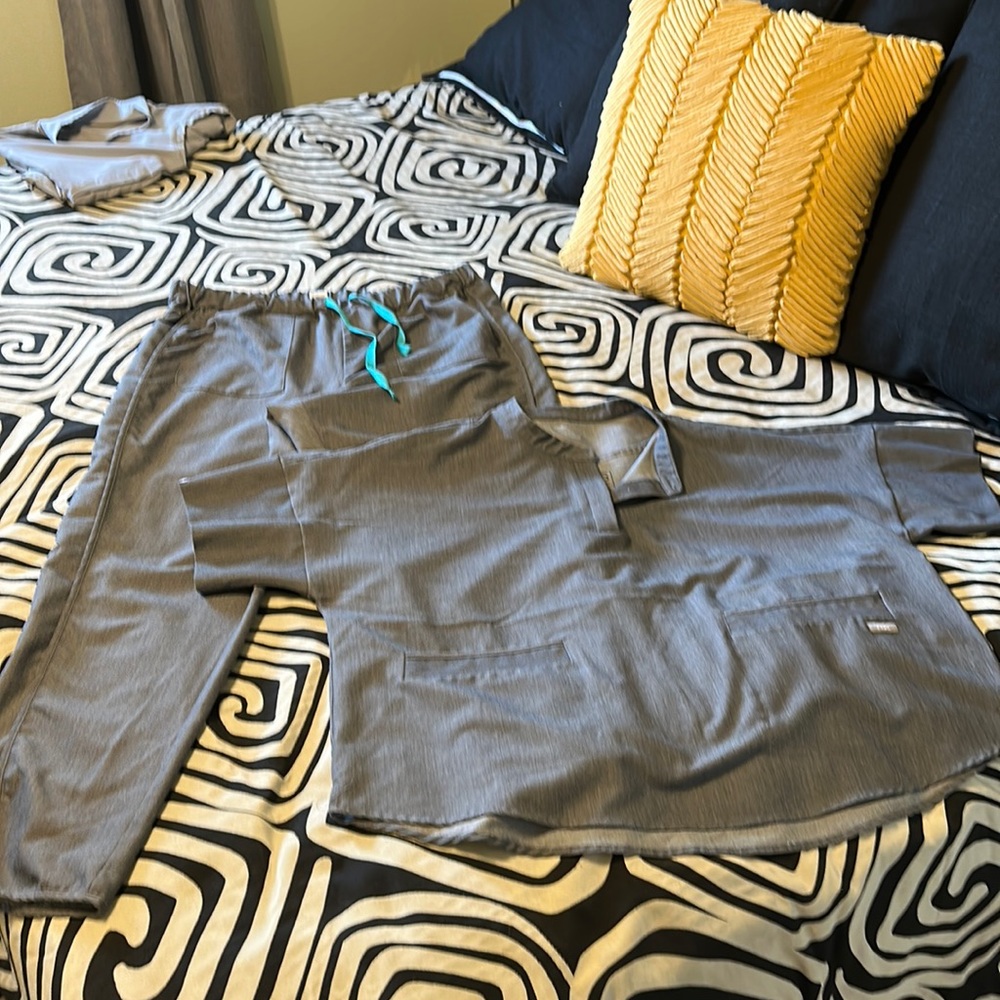 Special edition pants and top. Size X-Large figs set